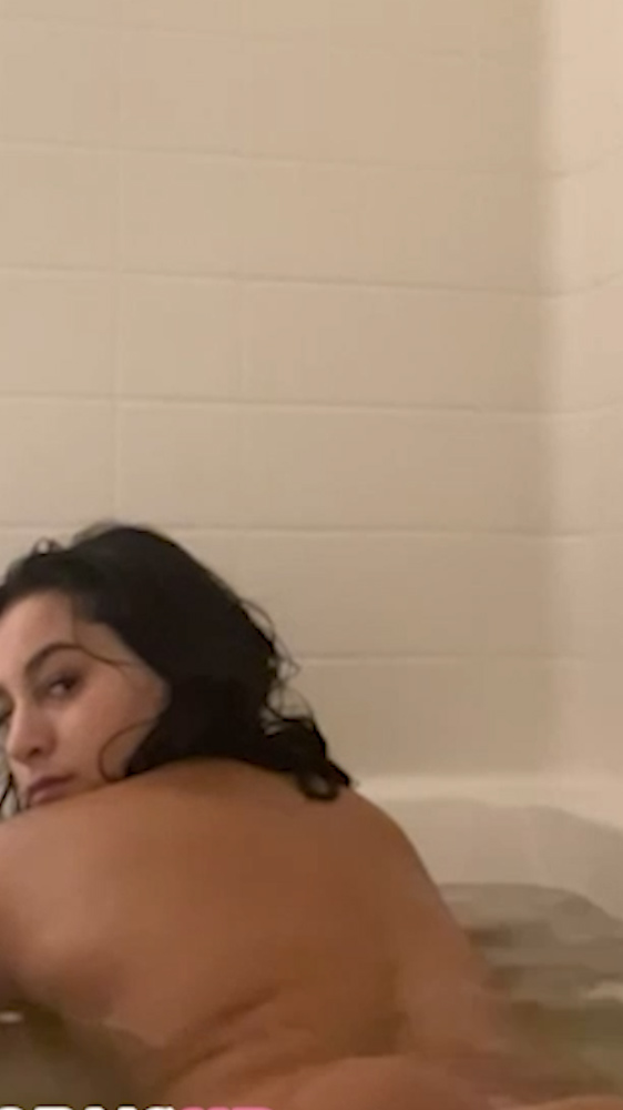 Samfrank Onlyfans Leaked – Nude in bathtub